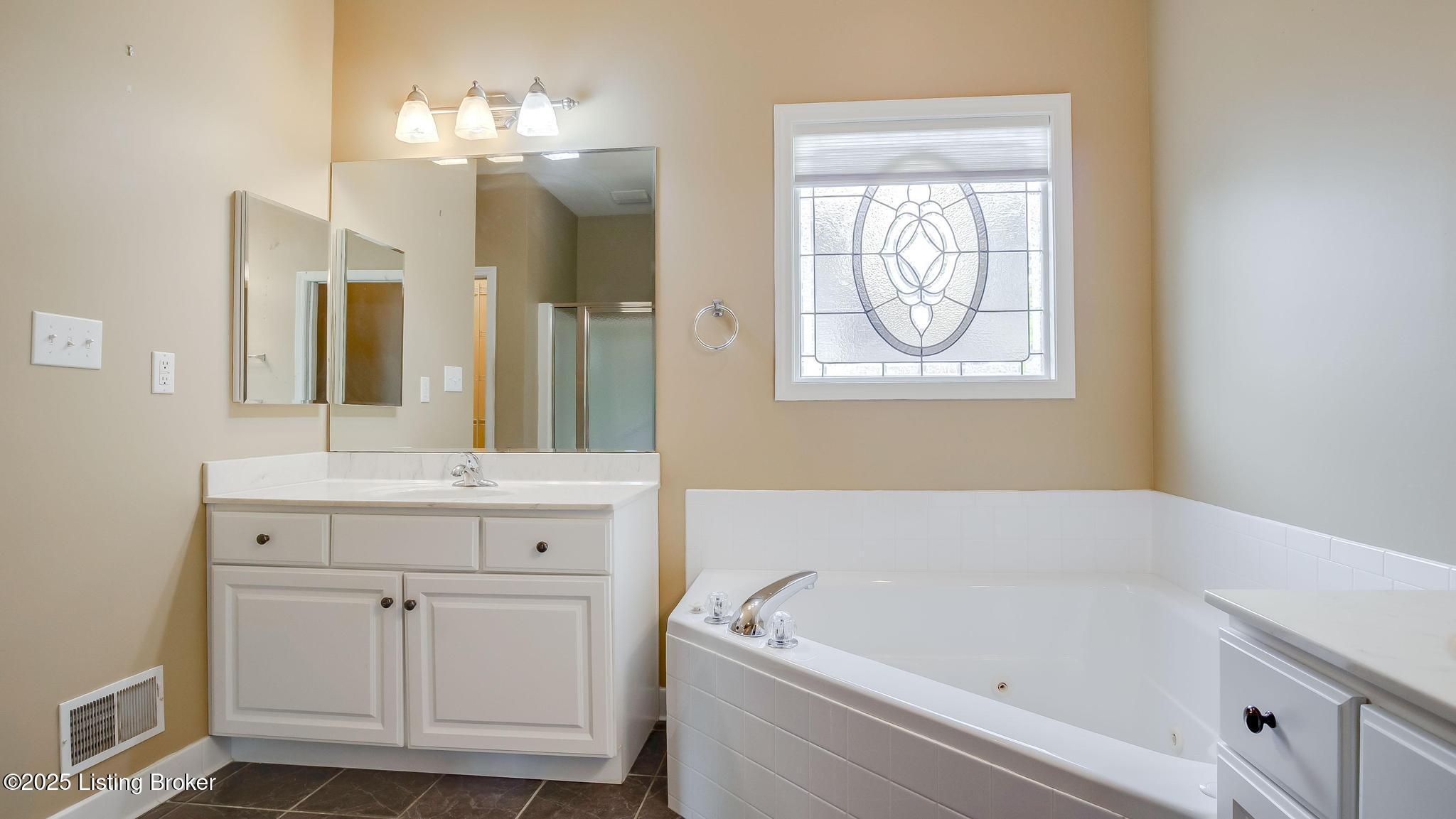 3516 Colonial Springs Road Louisville, KY 40245 - Photo 24 of 53 3516_ColornialSpringsRd_40245_128