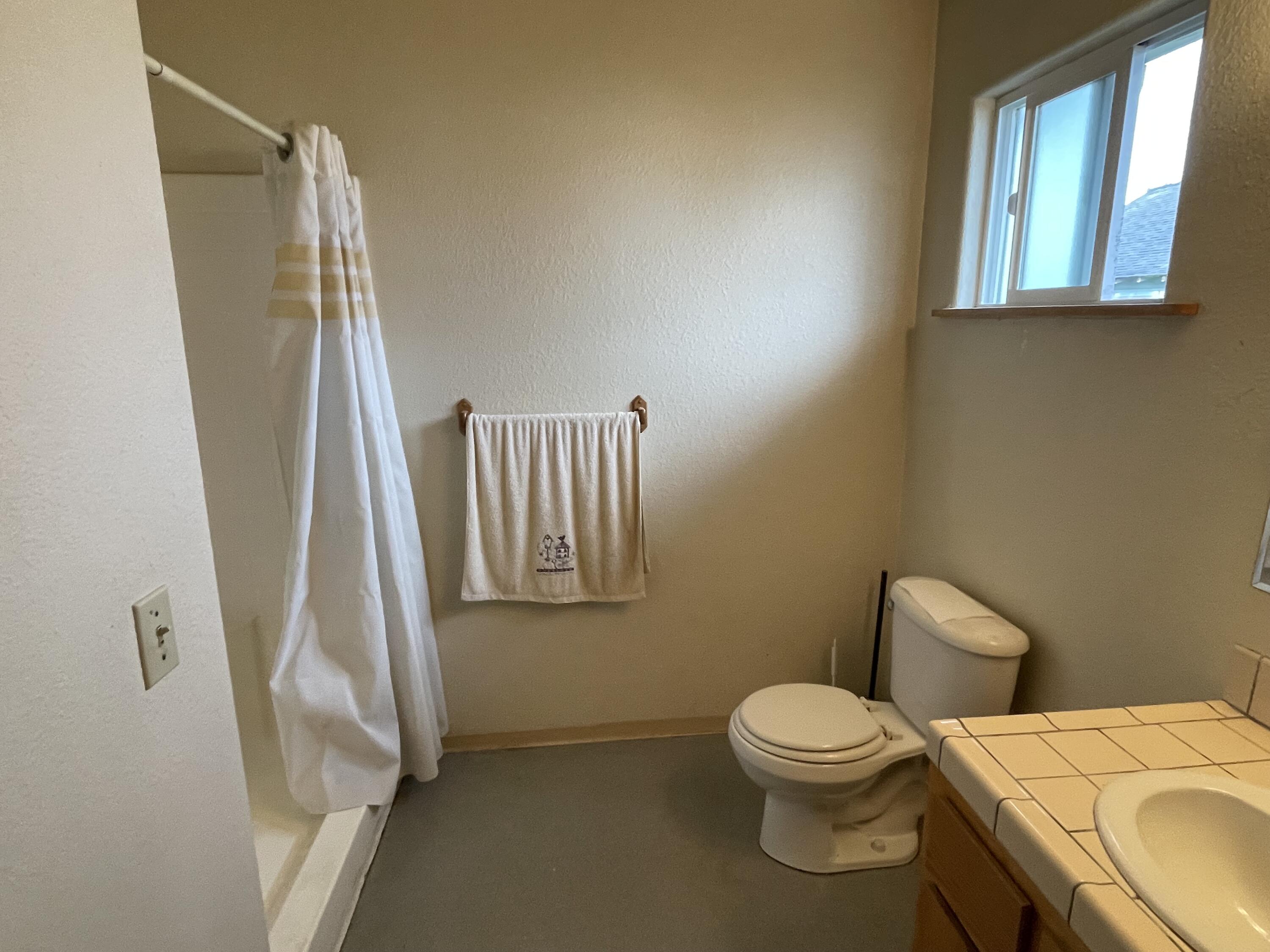 1 Simpson Street Eureka, CA 95501 - Photo 4 of 7 Unit C