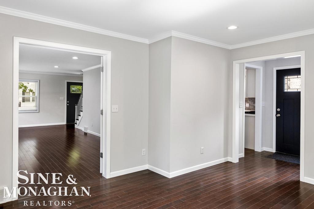 101 Mapleton Road Grosse Pointe, MI 48236 - Photo 13 of 28 50119215-12.JPG