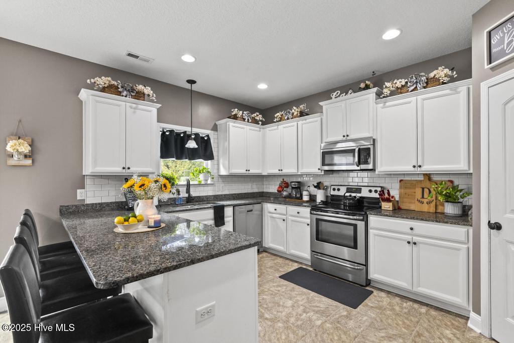 313 Bear Run Maple Hill, NC 28454 - Photo 18 of 93 425A2920