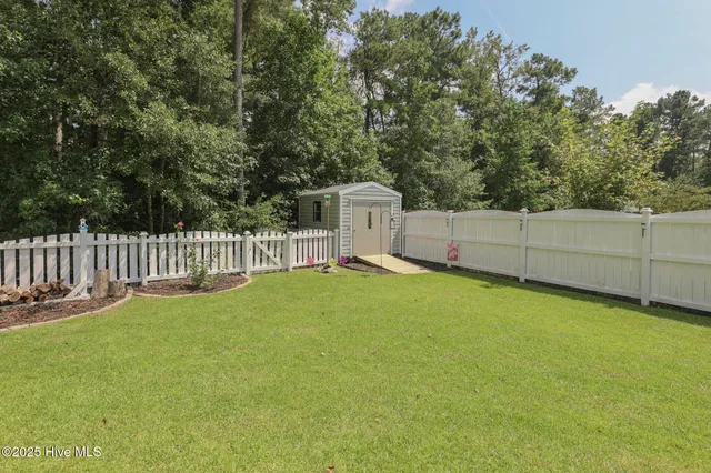 $435,000 | 313 Bear Run, Maple Hill, NC 28454