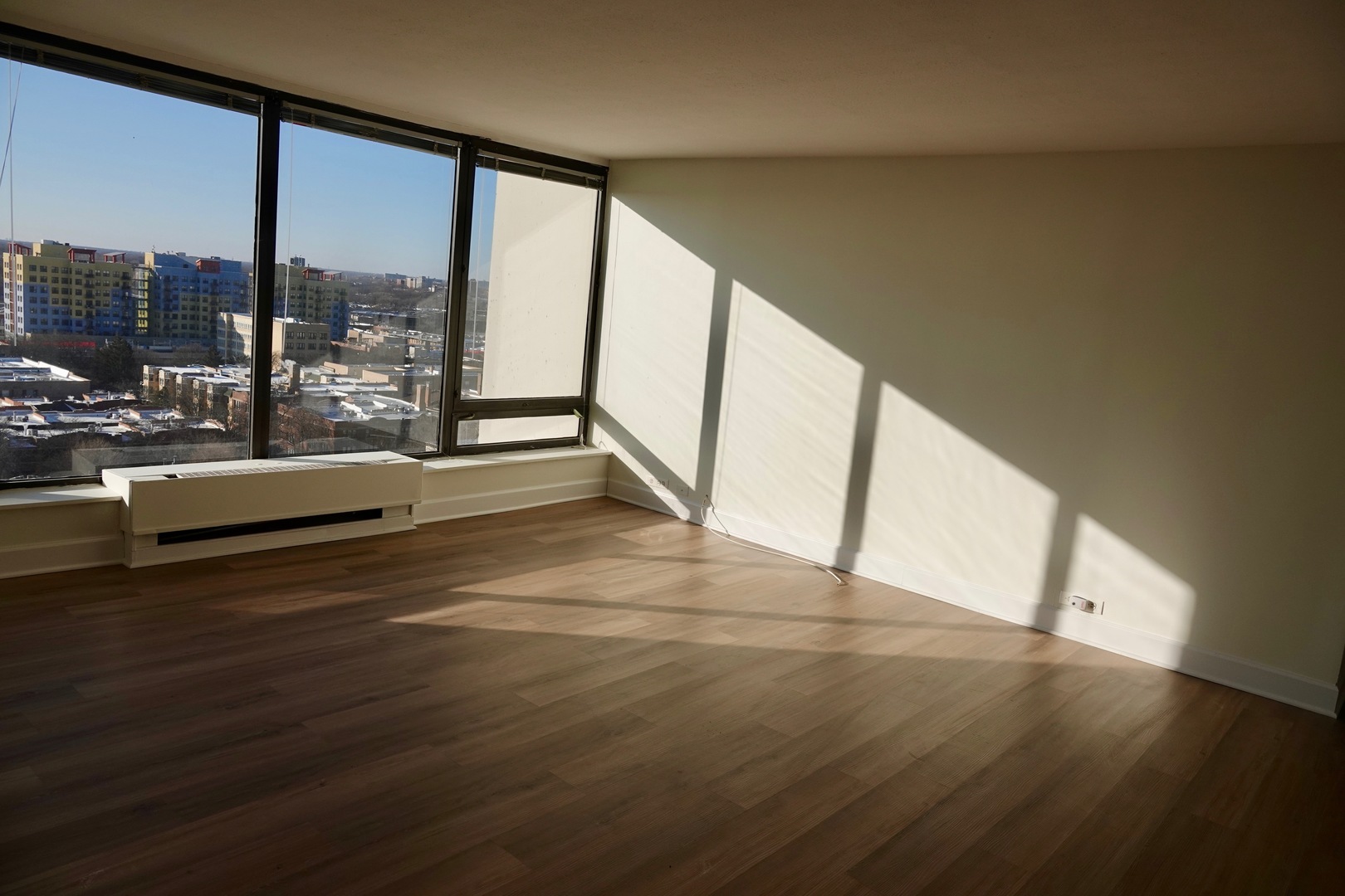 5445 North Sheridan Road, Unit 1603 Chicago, IL 60640 - Photo 18 of 40 a view of an entryway