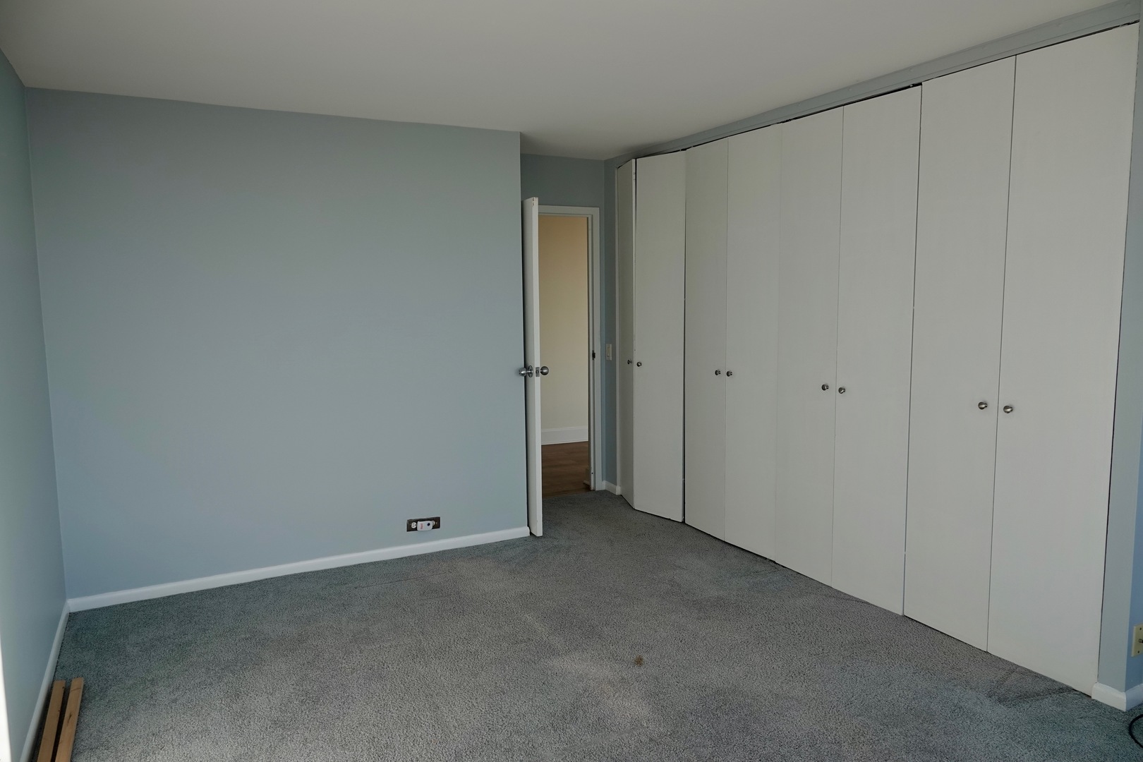 5445 North Sheridan Road, Unit 1603 Chicago, IL 60640 - Photo 23 of 40 a view of an empty room