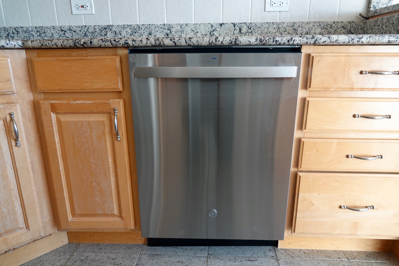 5445 North Sheridan Road, Unit 1603 Chicago, IL 60640 - Photo 28 of 40 a view of a door