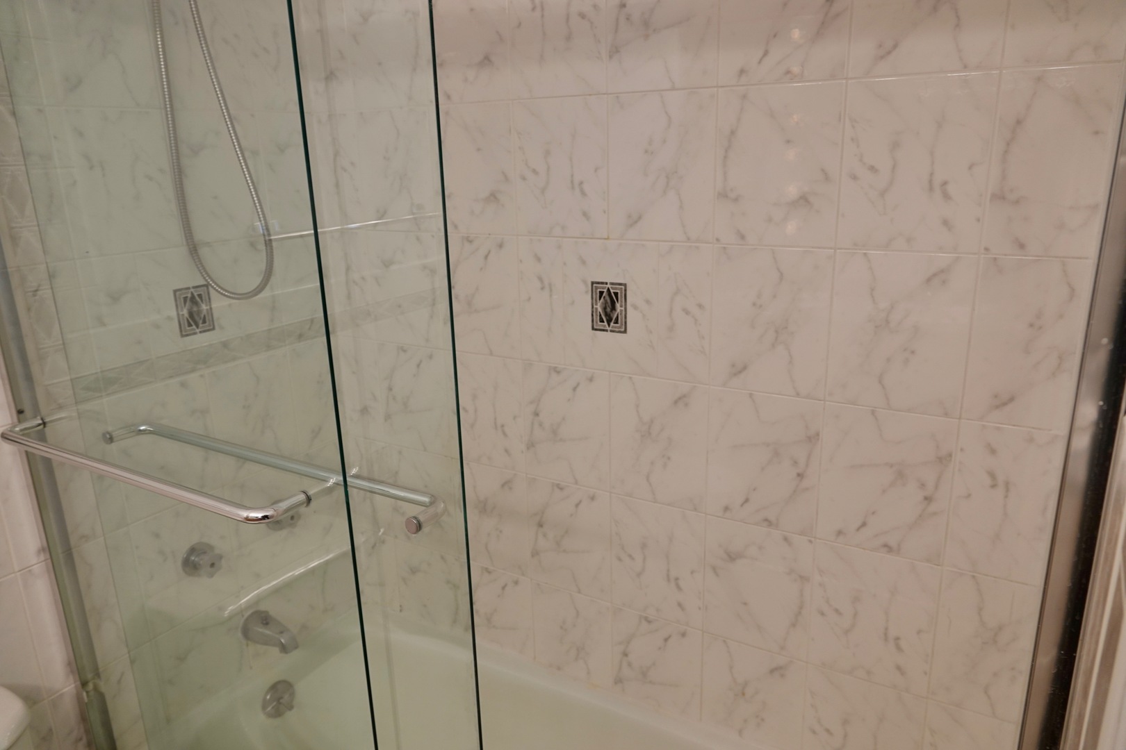 5445 North Sheridan Road, Unit 1603 Chicago, IL 60640 - Photo 39 of 40