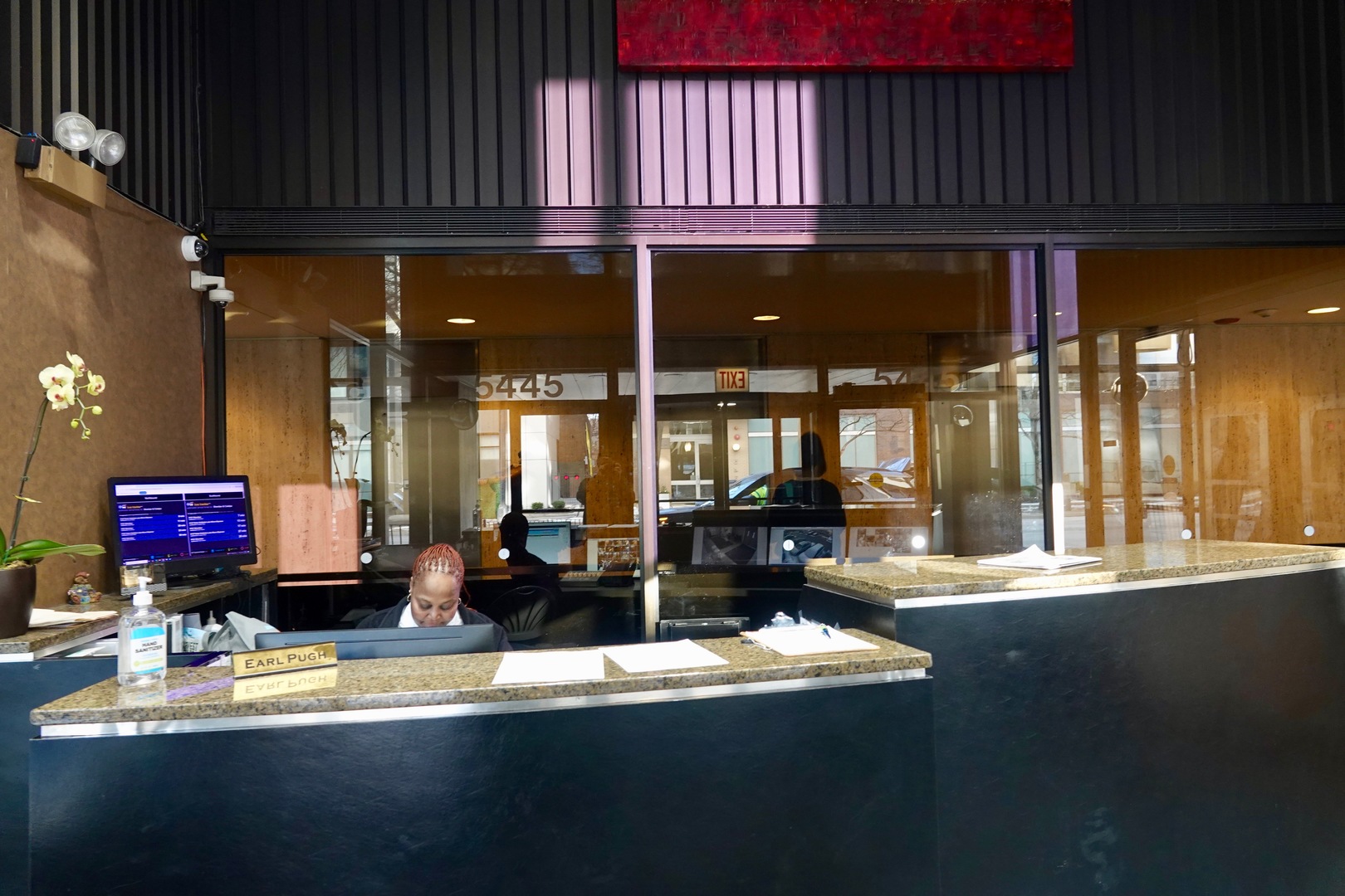 5445 North Sheridan Road, Unit 1603 Chicago, IL 60640 - Photo 5 of 40 a living room with dining room