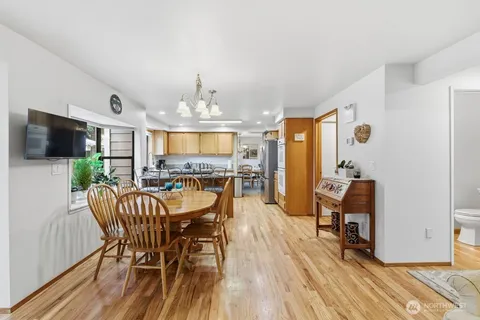 $934,000 | 20712 33rd Avenue West, Lynnwood, WA 98036
