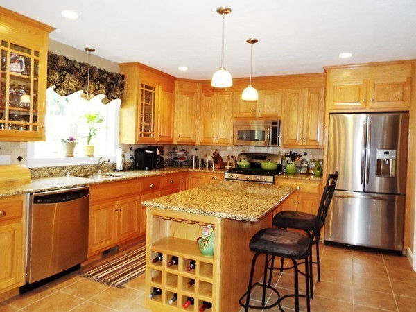121 Brandywine Road Franklin, MA 02038 - Photo 4 of 21 Gallery Image 4