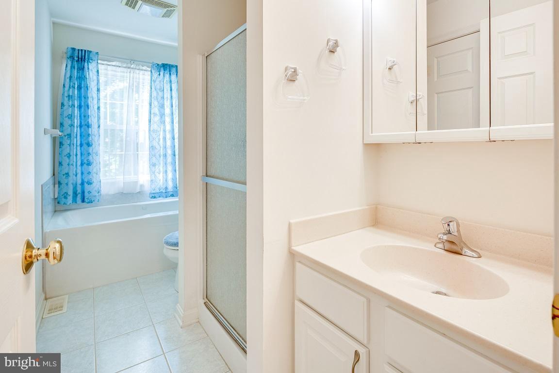 4089 Piney Grove Road Reisterstown, MD 21136 - Photo 20 of 31 Upper Level Full Bathroom