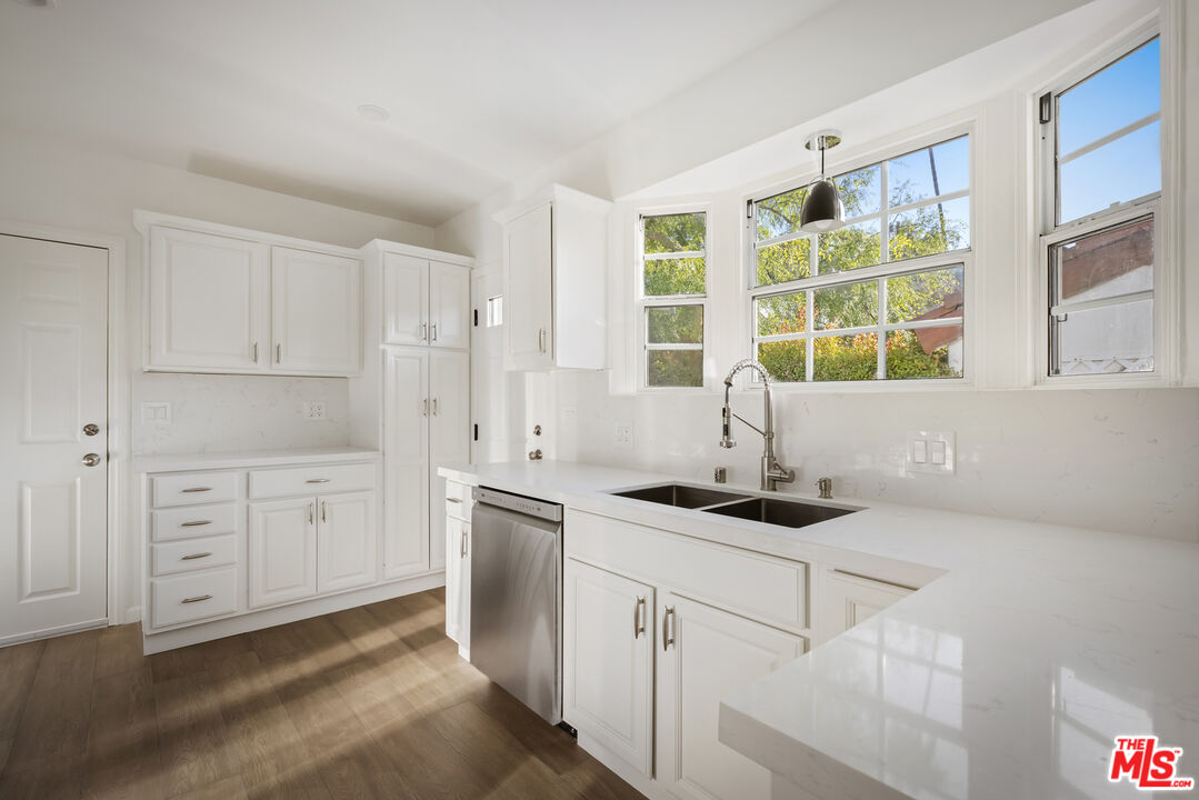 12153 Maxwellton Road Studio City, CA 91604 - Photo 19 of 48