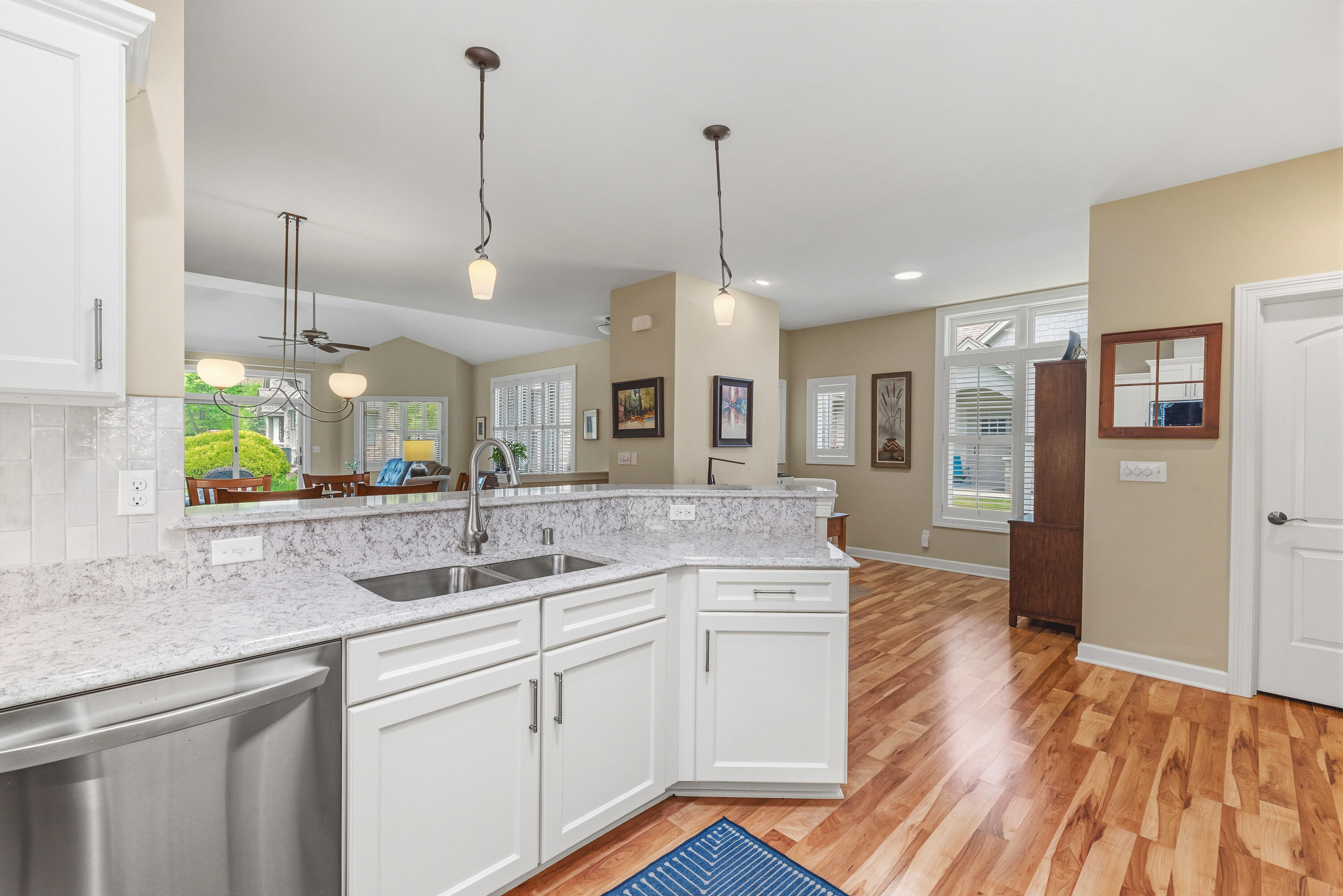 N73-w13623 Claas Road, Unit R4 Menomonee Falls, WI 53051 - Photo 11 of 42 Kitchen
