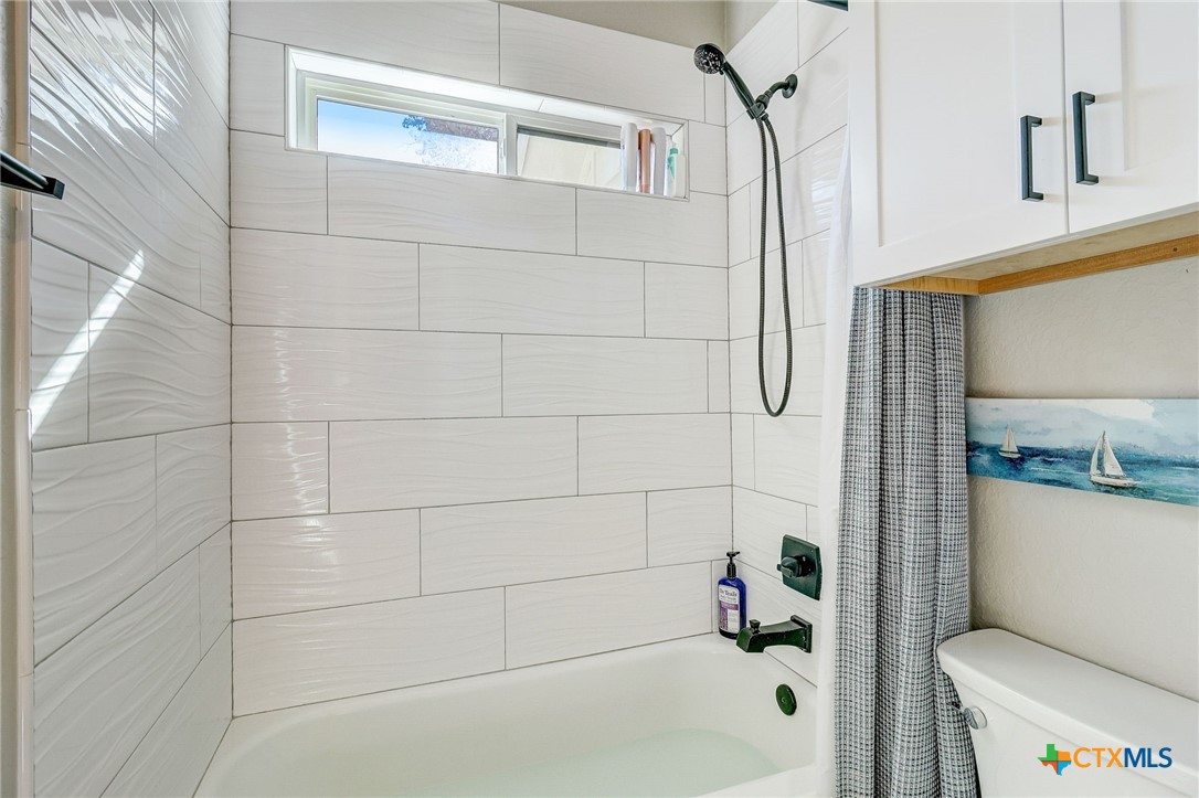 281 Cibolo Way La Vernia, TX 78121 - Photo 31 of 47 a bathroom with a shower