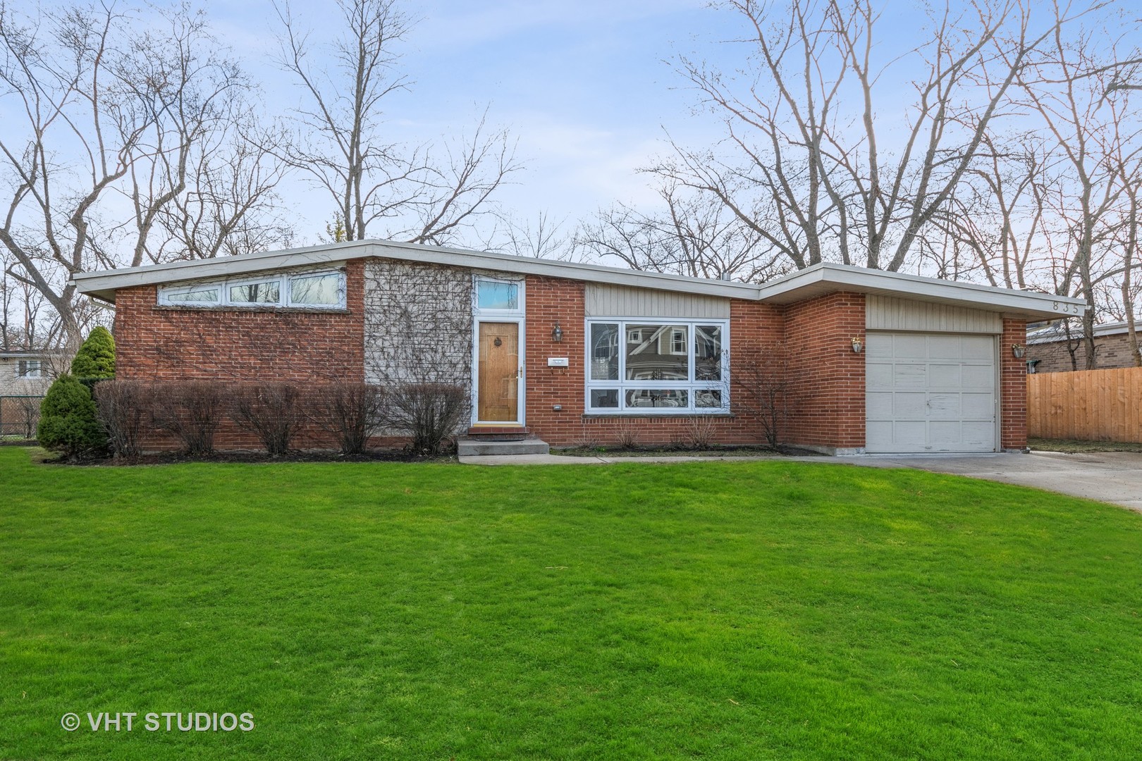 835 Virginia Road Highland Park, IL 60035 - Photo 1 of 18