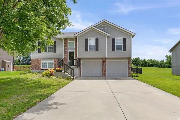 $335,000 | 6819 Northeast 113th Terrace, Kansas City, MO 64156