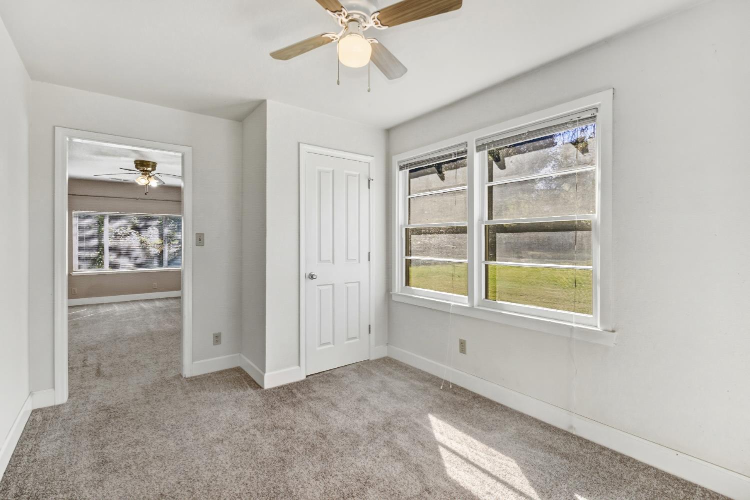 3140 Brennans Road Loomis, CA 95650 - Photo 6 of 45 an empty room with windows and closet