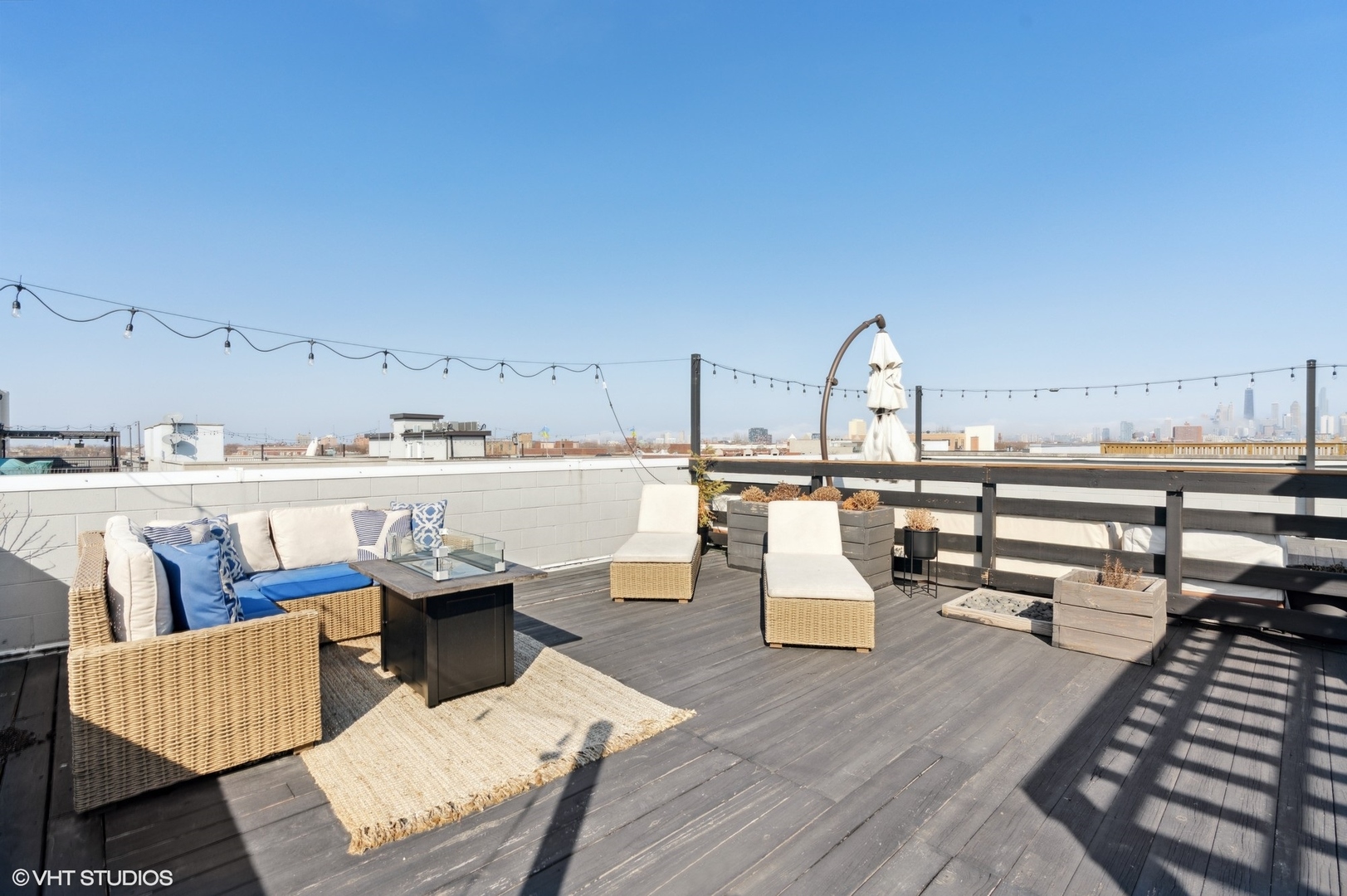 2207 West Chicago Avenue, Unit 3W Chicago, IL 60622 - Photo 11 of 15 a living room with lots of furniture and kitchen view