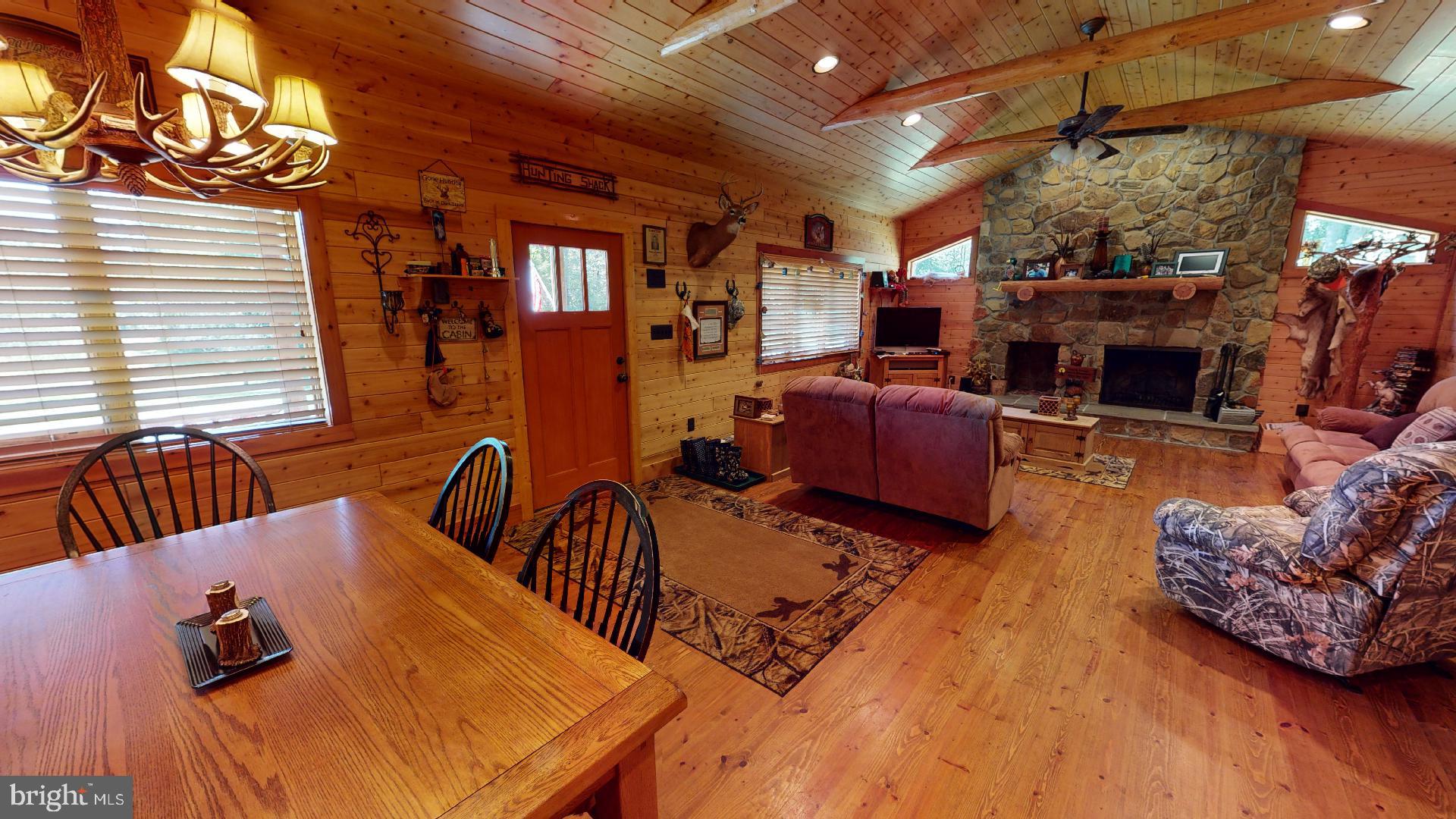 14614 Snake Castle Road Sumerduck, VA 22742 - Photo 24 of 103 Looking into family room