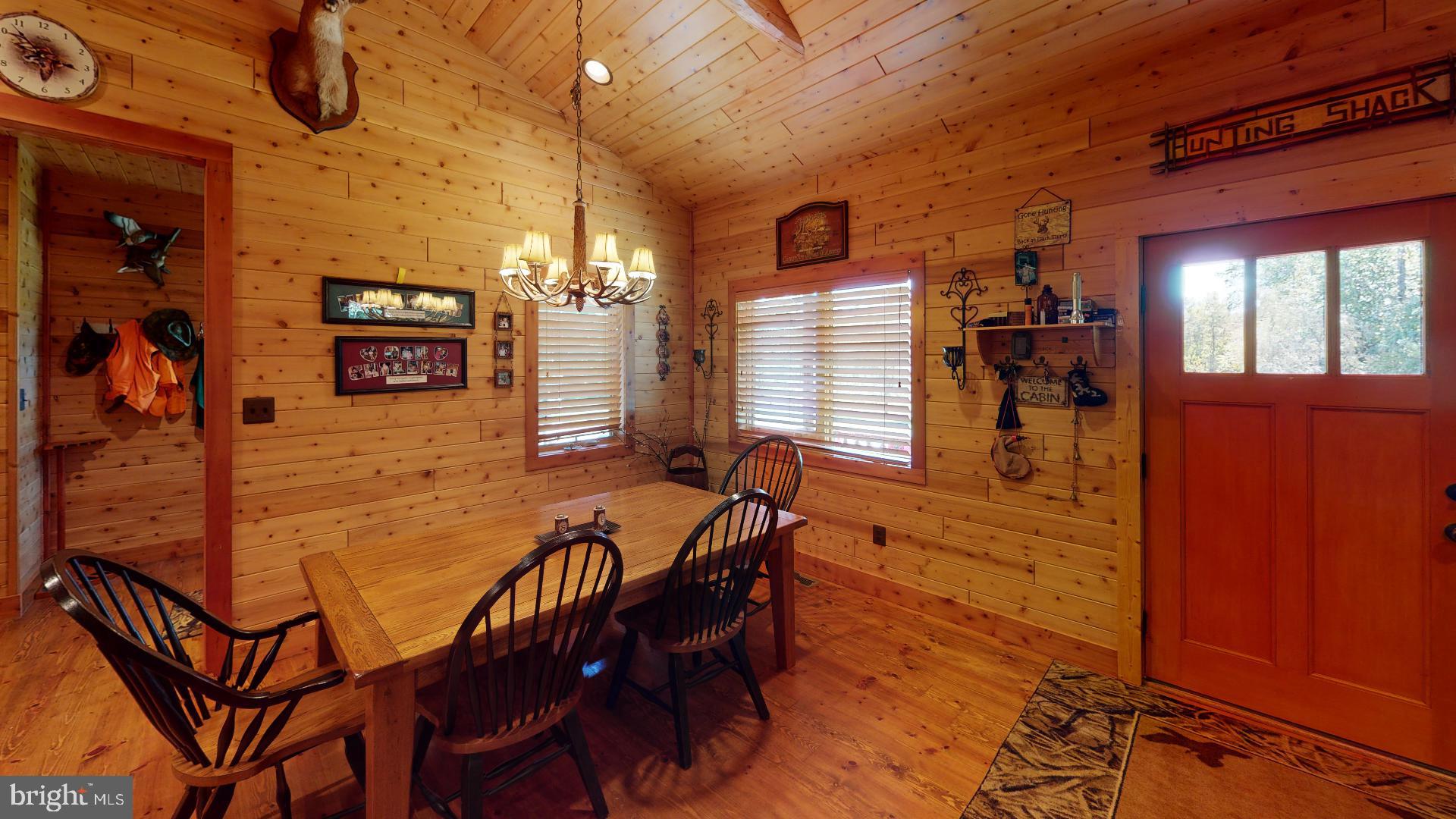 14614 Snake Castle Road Sumerduck, VA 22742 - Photo 31 of 103 Dining Room