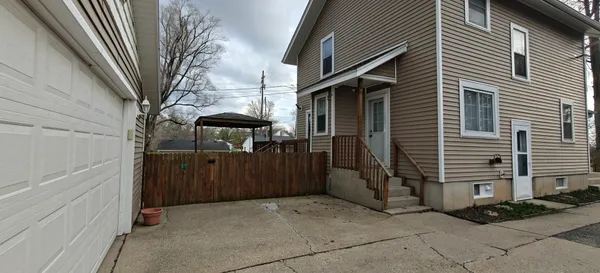 $184,900 | 2832 19th Street, Rockford, IL 61109