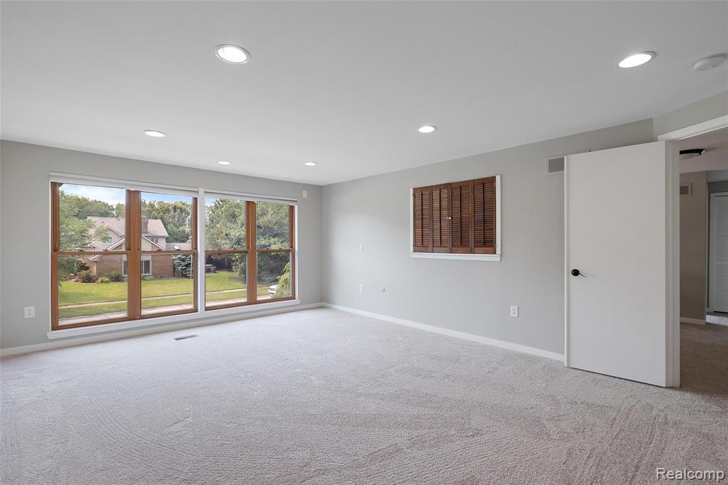 217 Streamview Drive Troy, MI 48085 - Photo 35 of 49