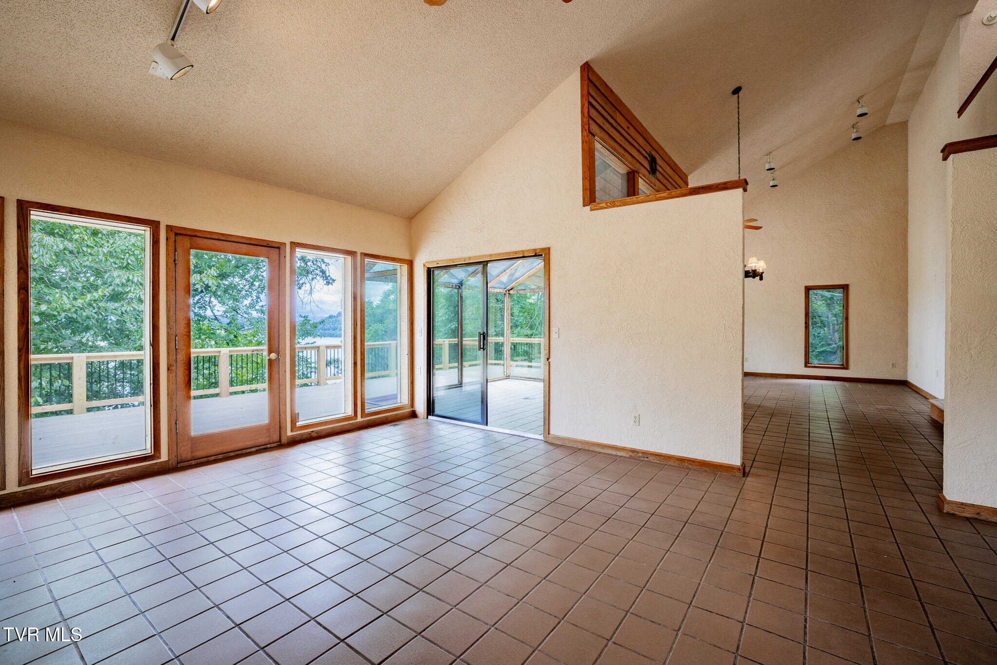 562 Gammon Road Kingsport, TN 37663 - Photo 14 of 65 1R9A8078-HDR