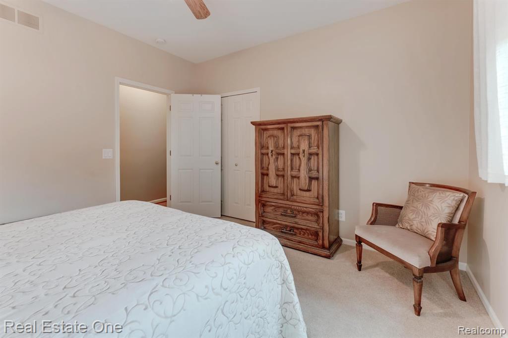 424 Wedington Court Rochester, MI 48307 - Photo 23 of 47