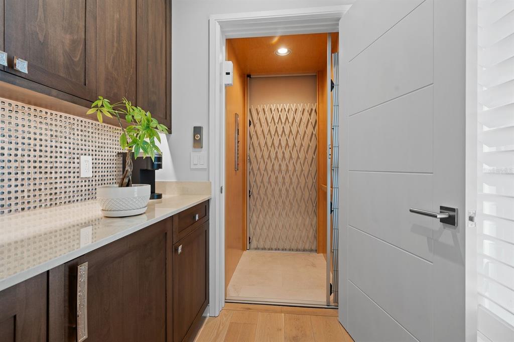 600 Putter Lane Longboat Key, FL 34228 - Photo 23 of 44