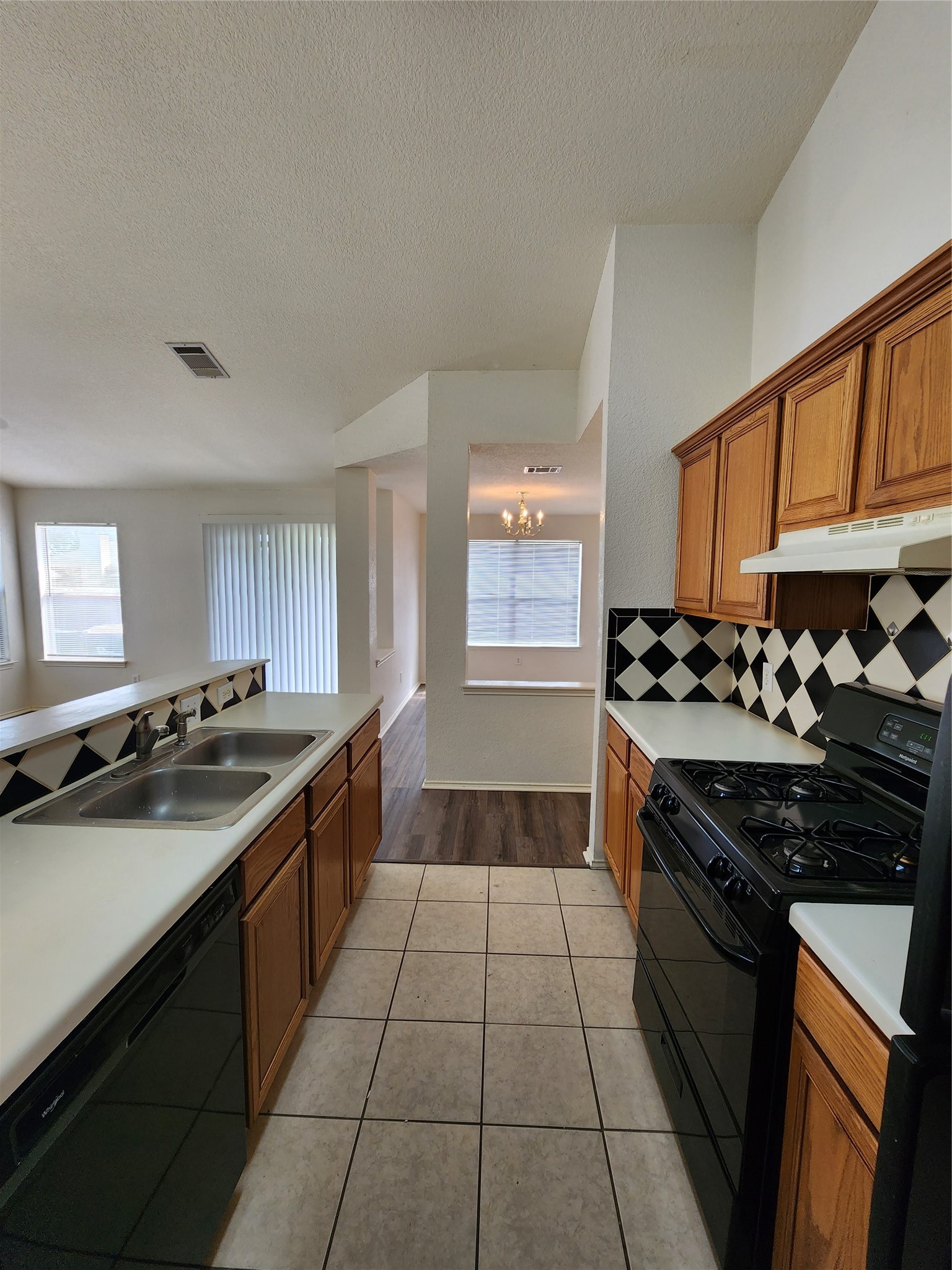 111 Prairie Springs Cove Georgetown, TX 78626 - Photo 15 of 27