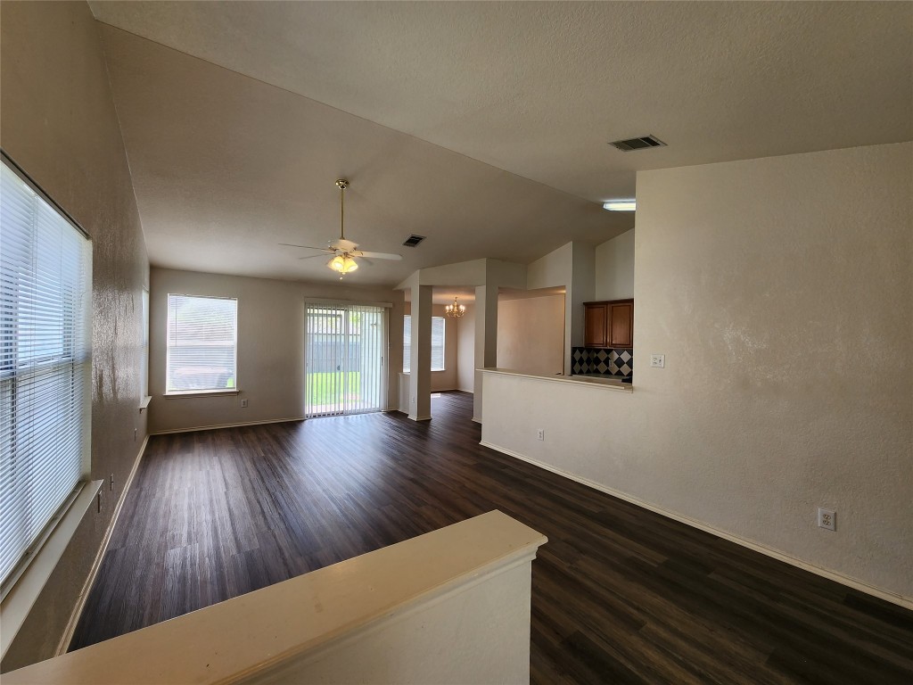 111 Prairie Springs Cove Georgetown, TX 78626 - Photo 5 of 27