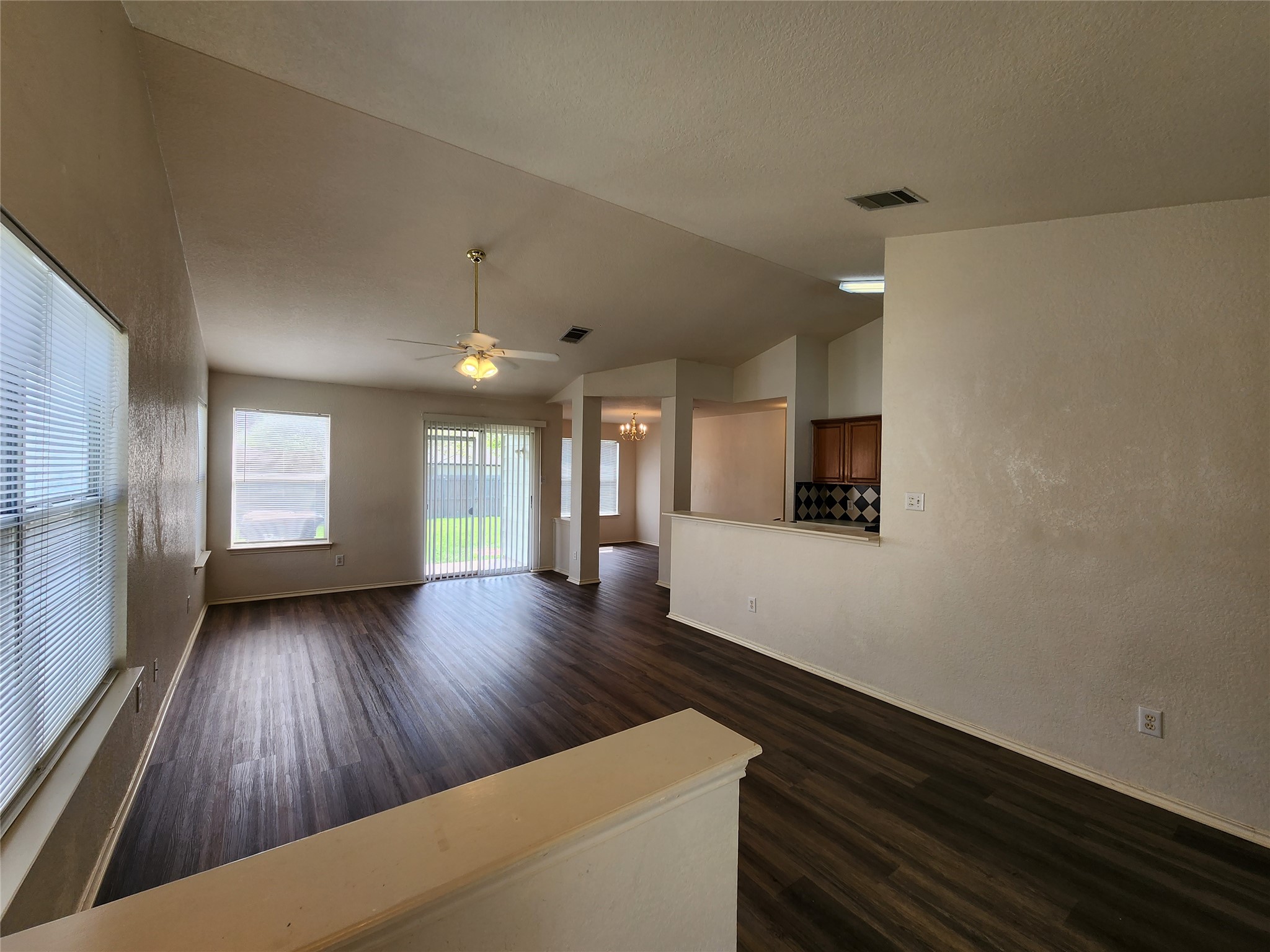 111 Prairie Springs Cove Georgetown, TX 78626 - Photo 5 of 27