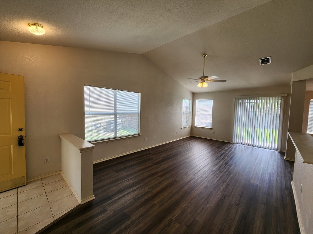 111 Prairie Springs Cove Georgetown, TX 78626 - Photo 7 of 27