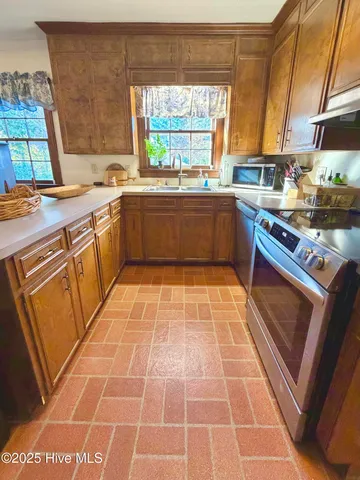 $269,900 | 1602 St Andrews Place, Kinston, NC 28504