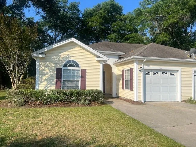 $1,600 | 322 Stone Mill Drive, Brunswick, GA 31520