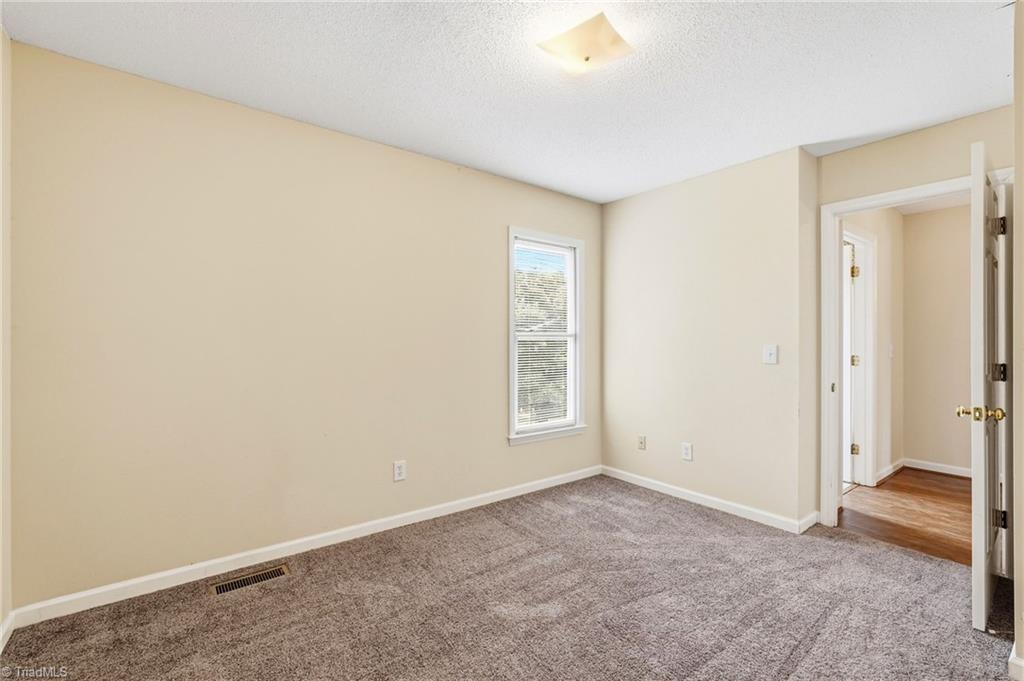 4331 Kinnamon Road Winston-Salem, NC 27103 - Photo 36 of 46