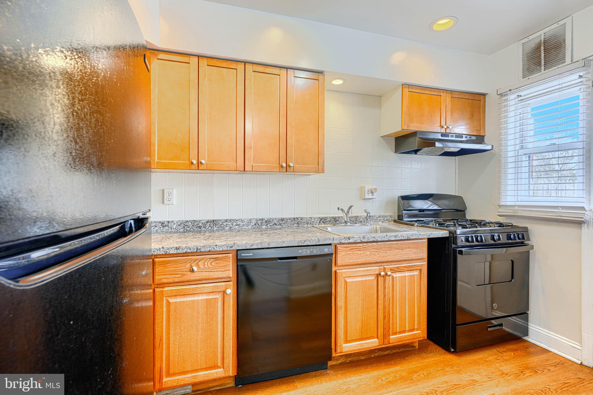 1020 Middlesex Road Baltimore, MD 21221 - Photo 11 of 29 Kitchen