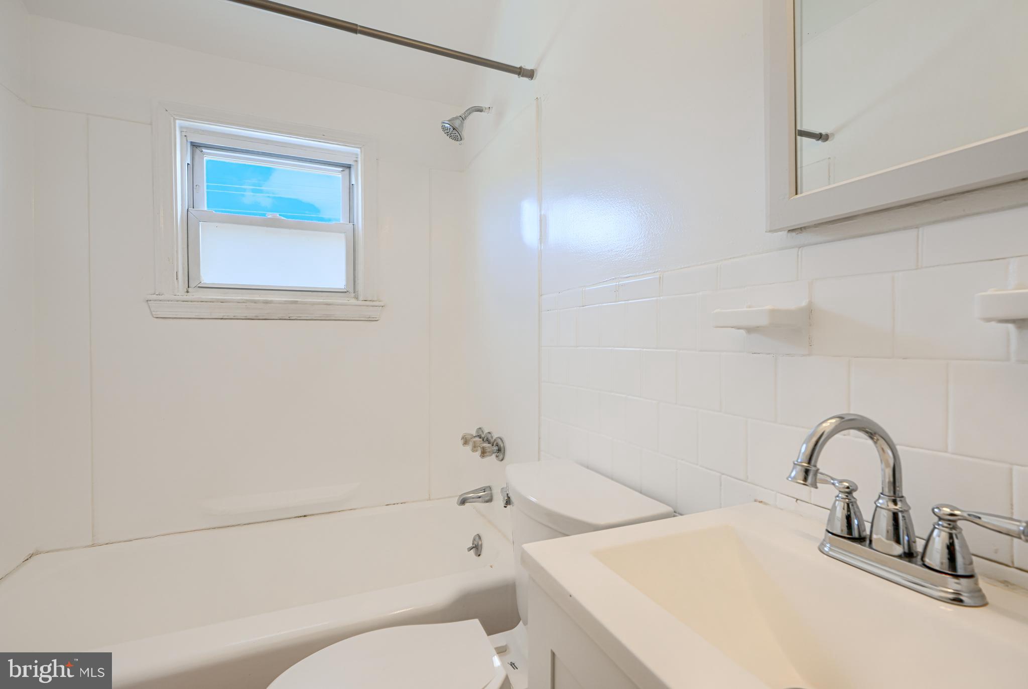 1020 Middlesex Road Baltimore, MD 21221 - Photo 19 of 29 Bathroom