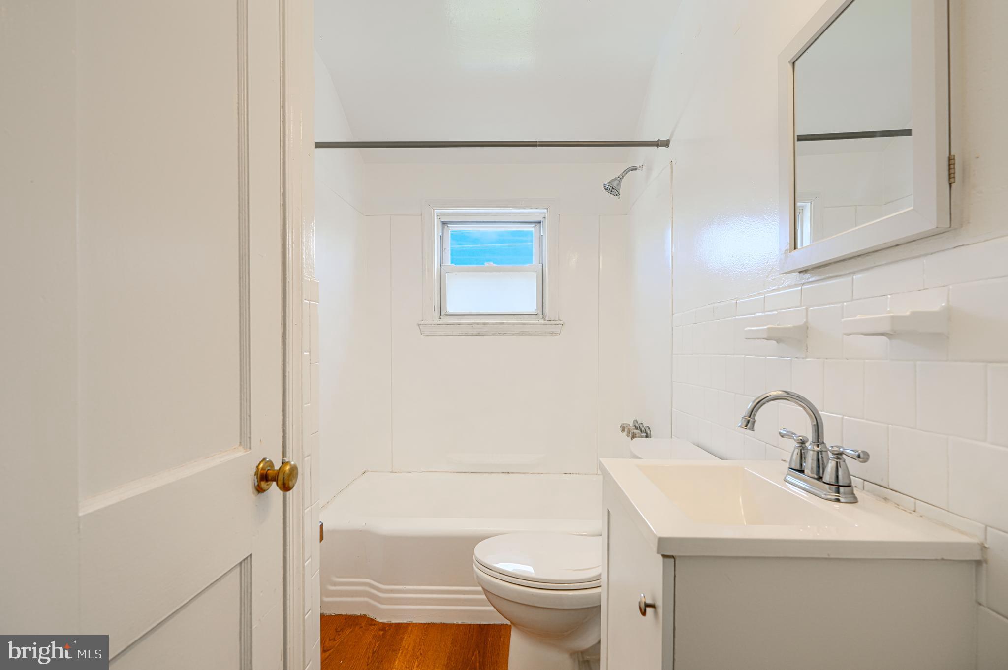 1020 Middlesex Road Baltimore, MD 21221 - Photo 20 of 29 Bathroom