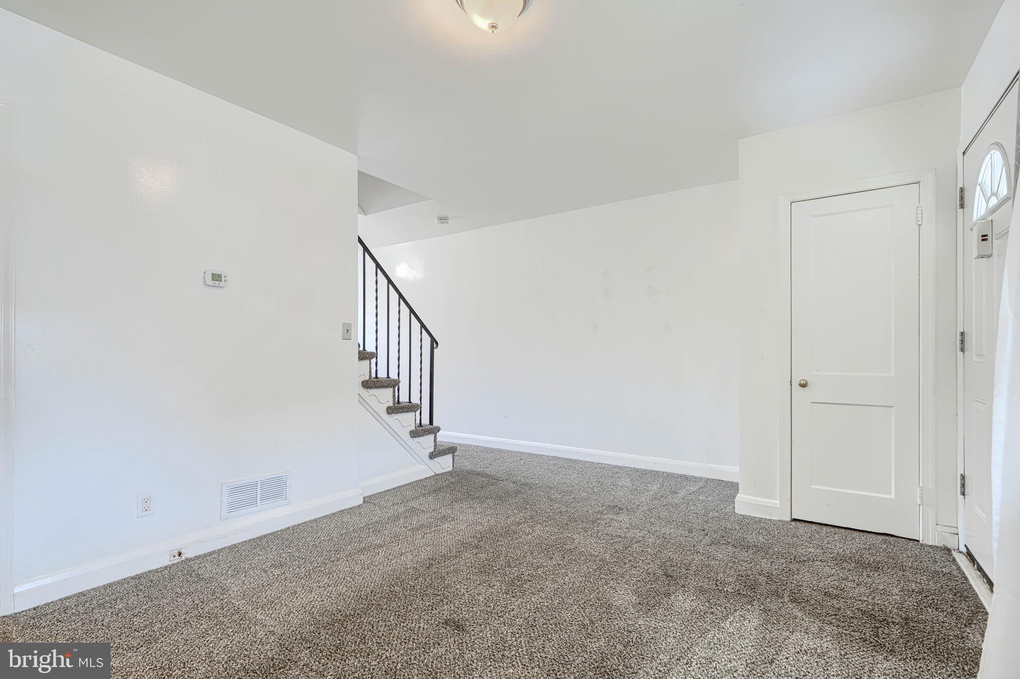 1020 Middlesex Road Baltimore, MD 21221 - Photo 6 of 29 Living Room