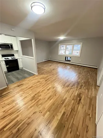 $3,800 | 2803 Sampson Avenue | Throgs Neck