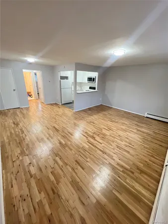 $3,800 | 2803 Sampson Avenue | Throgs Neck