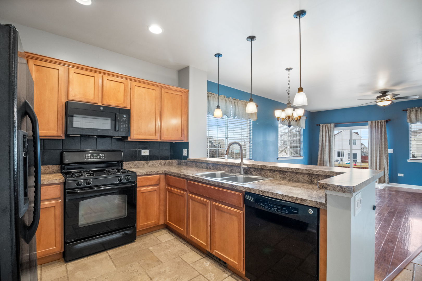 820 Daniel Drive Minooka, IL 60447 - Photo 4 of 17