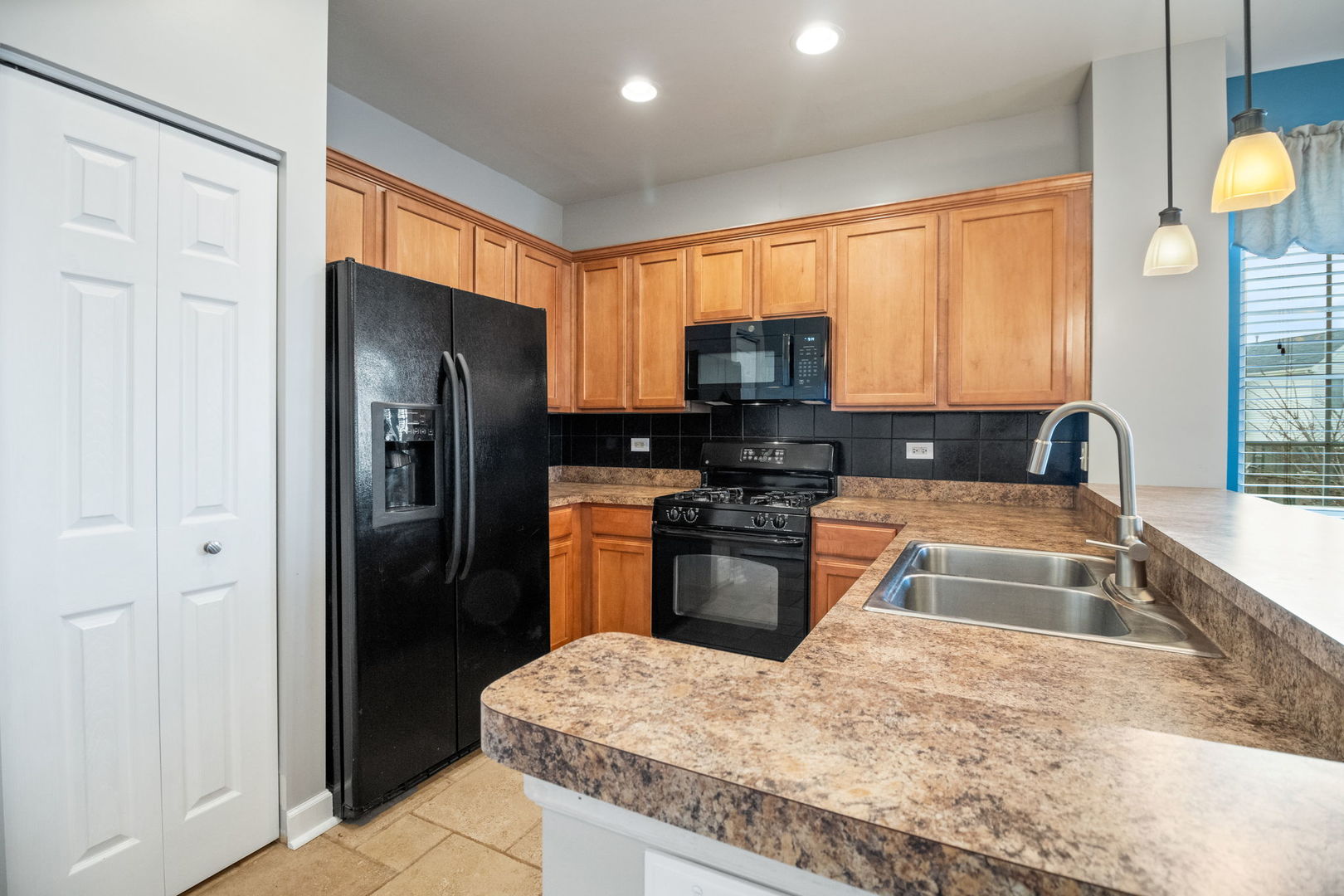 820 Daniel Drive Minooka, IL 60447 - Photo 5 of 17