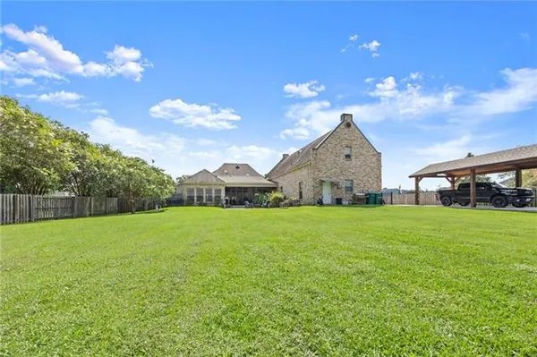 $799,900 | 9291 Pebble Beach Circle, Denham Springs, LA 70726