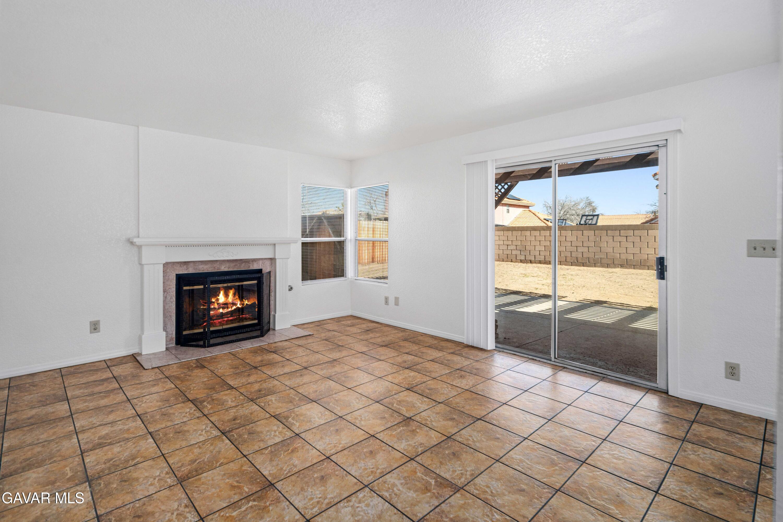 43742 Rialto Drive Lancaster, CA 93535 - Photo 13 of 33 Rialto-13