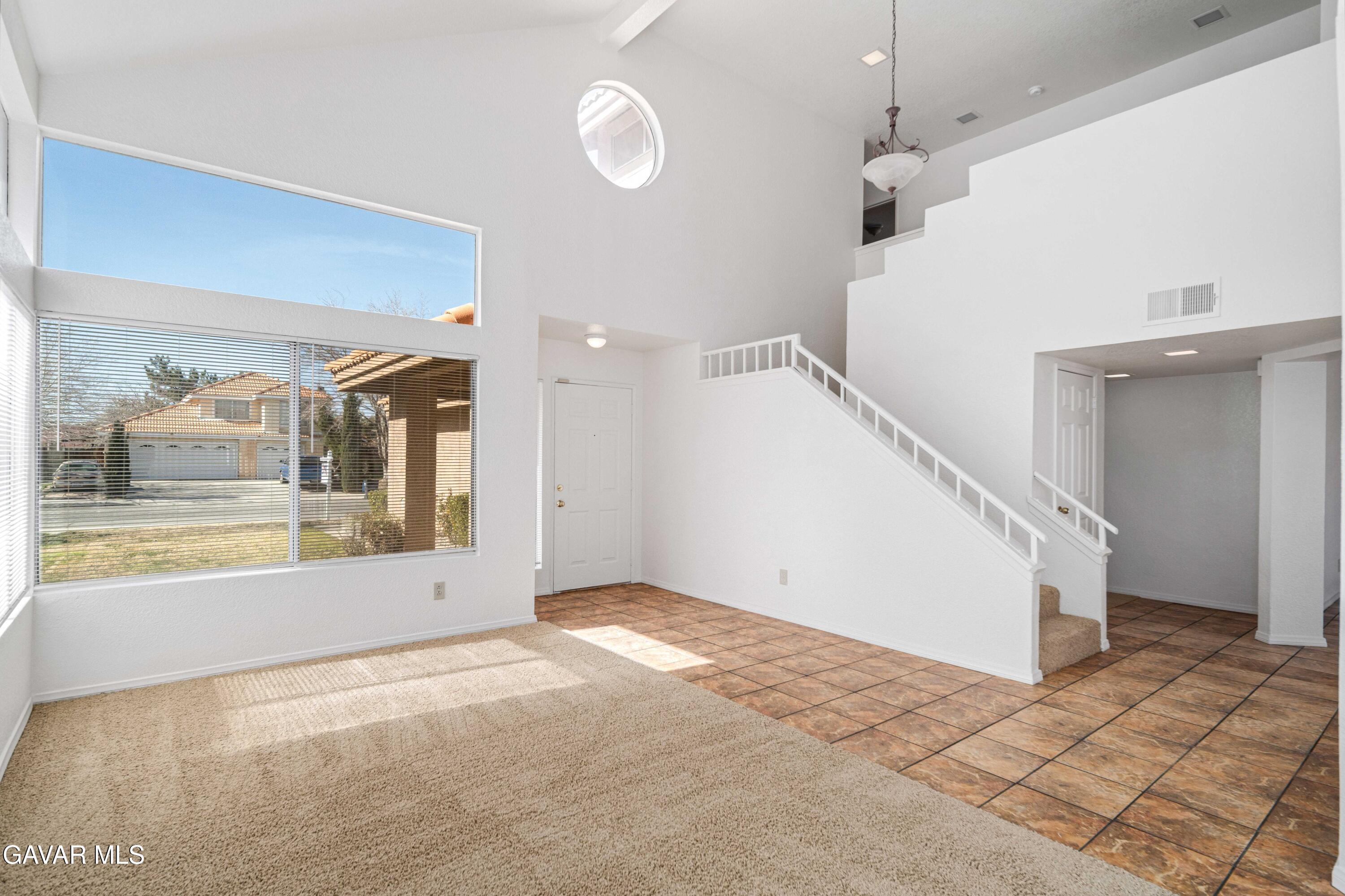 43742 Rialto Drive Lancaster, CA 93535 - Photo 5 of 33 Rialto-05