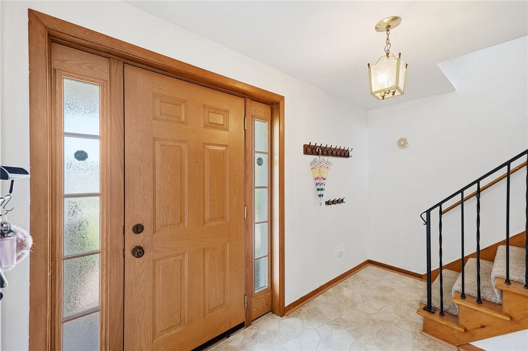 933 East David Road Kettering, OH 45429 - Photo 5 of 39 Gallery Image 5