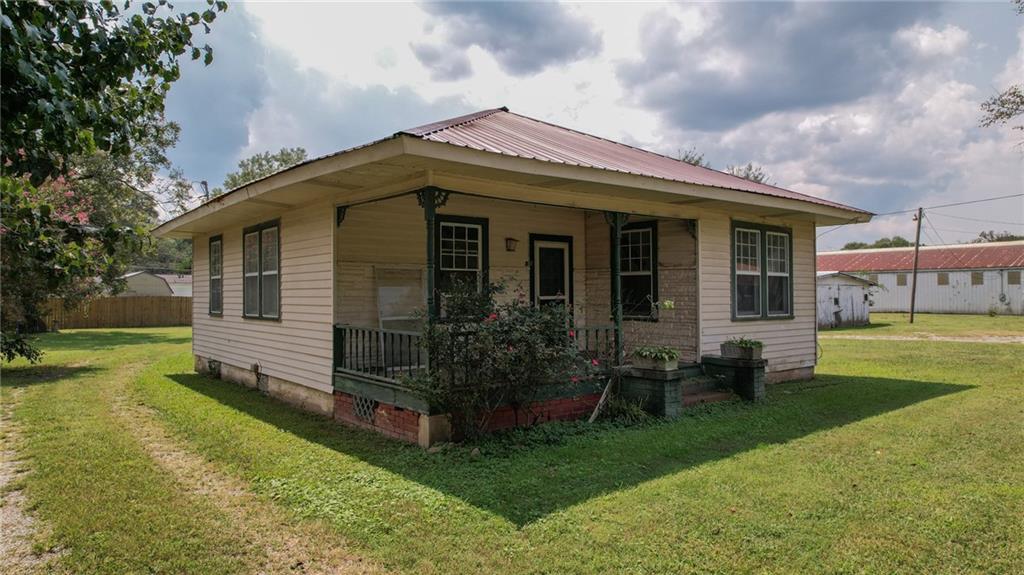 51 West Main Street Kingston, GA 30145 - Photo 13 of 15 a view of a house with a backyard