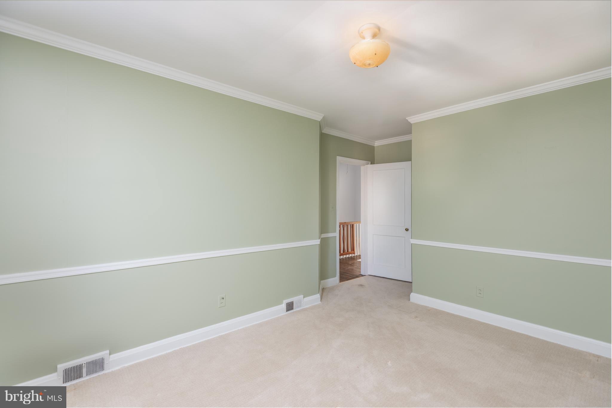 124 Overbrook Road Baltimore, MD 21212 - Photo 14 of 15 2nd Bedroom