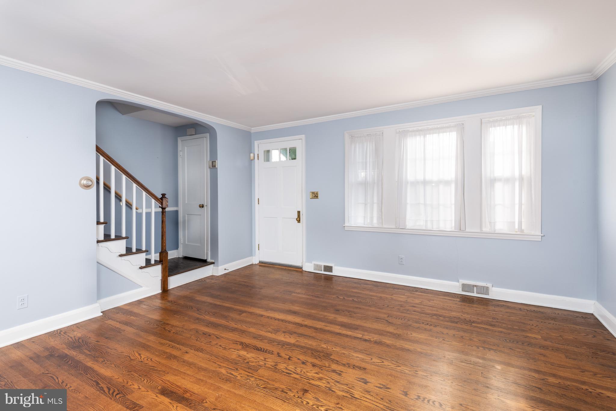 124 Overbrook Road Baltimore, MD 21212 - Photo 3 of 15 Bright Space