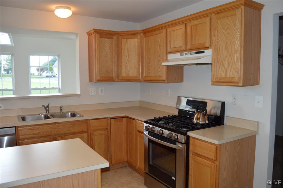 25 Clover Hollow Road Easton, PA 18045 - Photo 4 of 30 Gallery Image 4